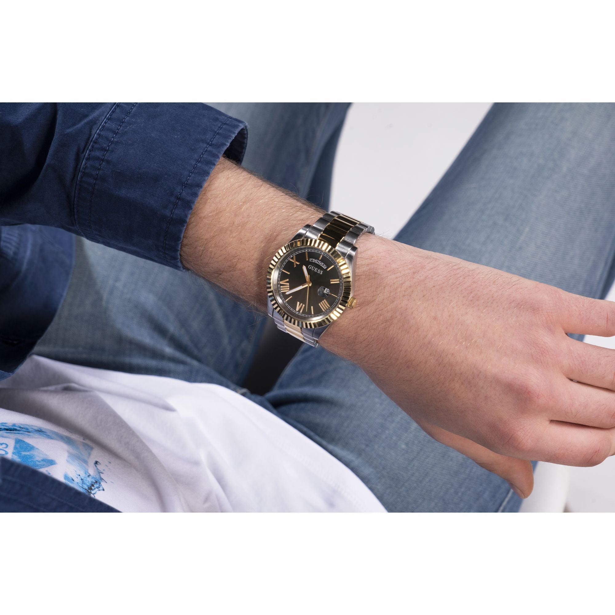 Gold Green Connoisseur Day-Date Watch GW0265G8 with a gold-tone stainless steel case, showcasing timeless elegance on the wrist.