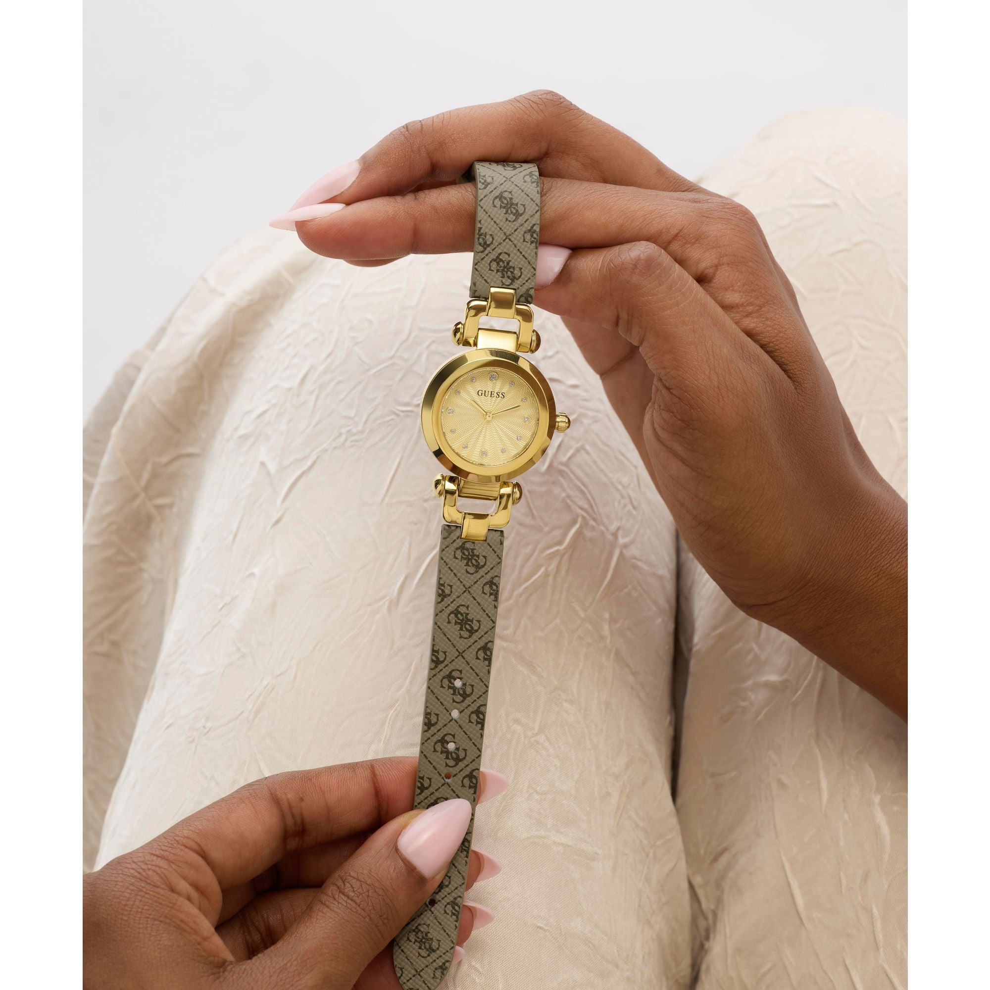 Guess GW1021L2 Watch - Clasp