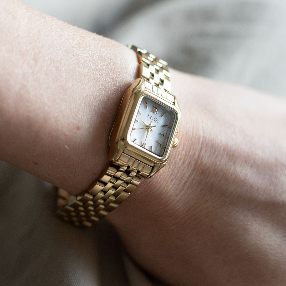 JAG Berrima Womens White MOP Dial 20.3mm Gold Watch J3027A