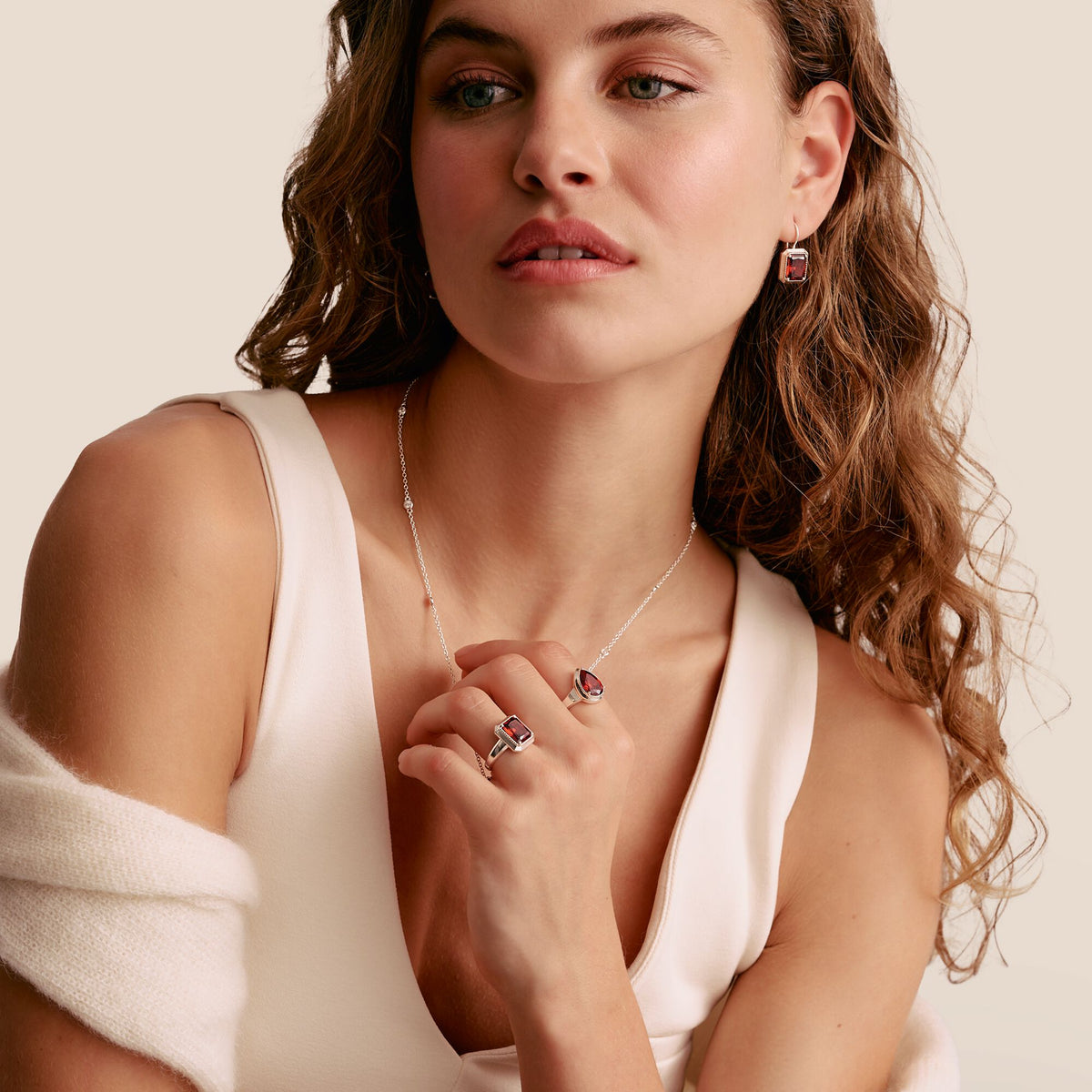 Thomas Sabo Ring with Red Zirconia Stone TR2528RE52