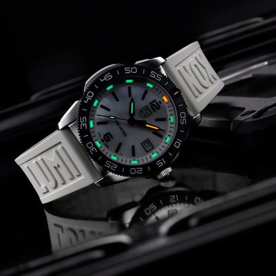 Luminox Pacific Diver Ripple 39mm Diver Watch XS.3128M.SET