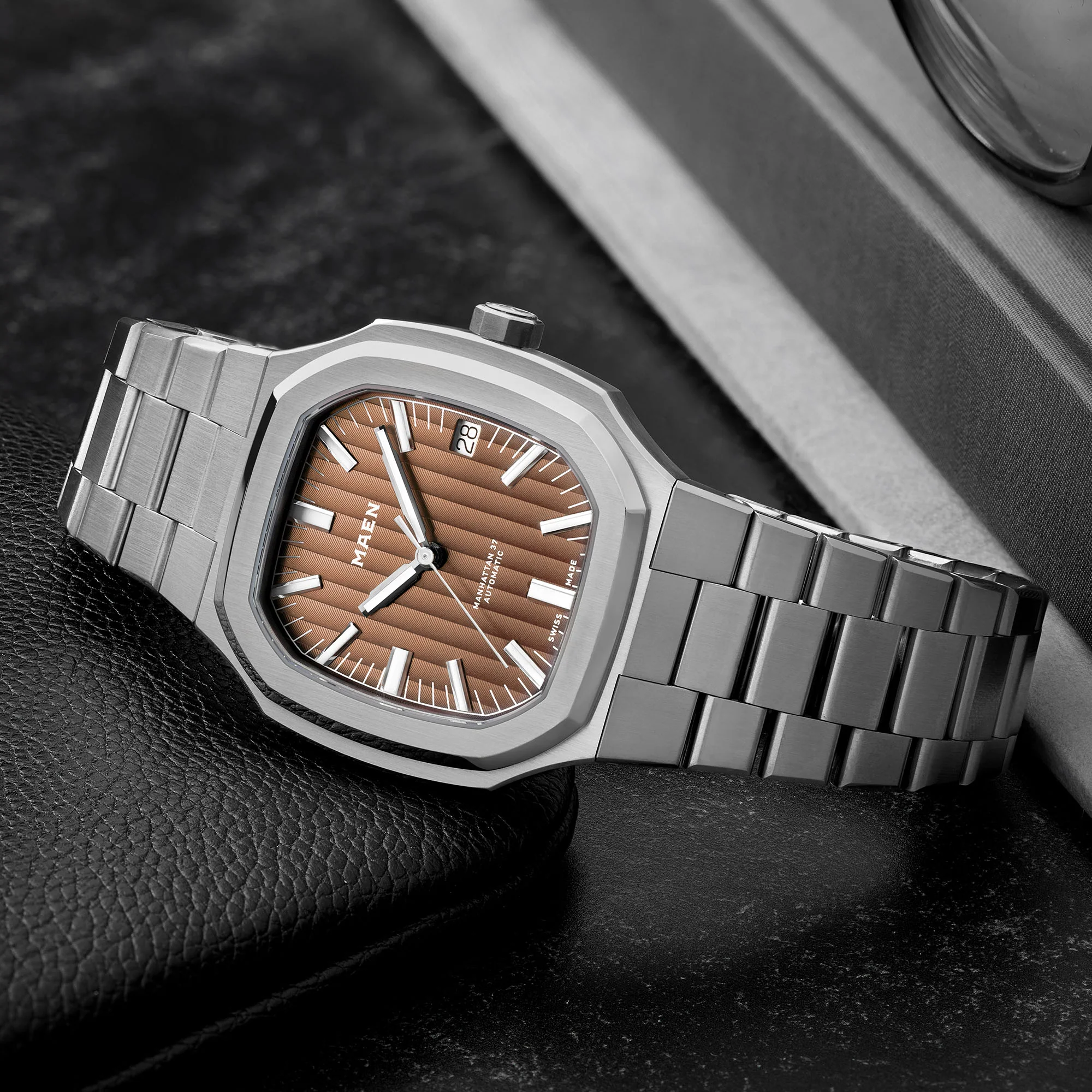 MAEN Manhattan 37 Salmon Dial Date Display Automatic Watch M2.1.3