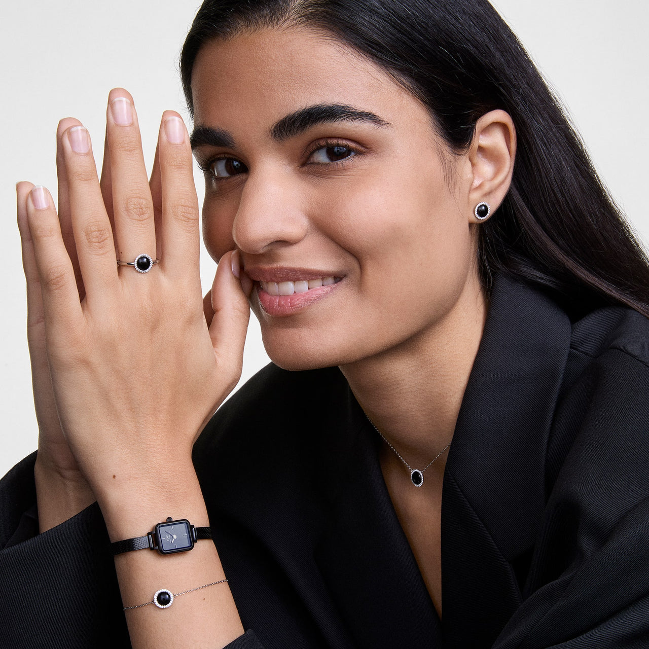 Daniel Wellington Audrey Black Agathe Silver Bracelet DW00401438