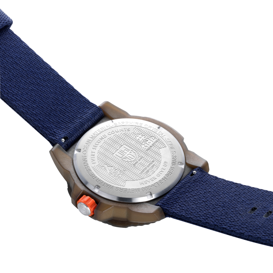 Luminox Bear Grylls Survival Eco Series 3703 features an eco-friendly design, ideal for adventurers and outdoor enthusiasts.
