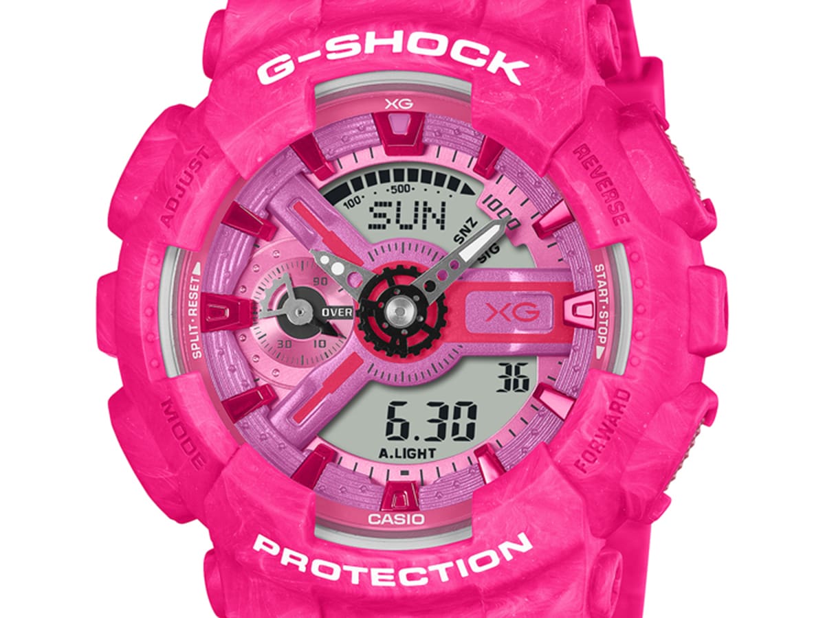 Close-up of the G-Shock GMAS110XG-4A polarised dial showing shifting colour