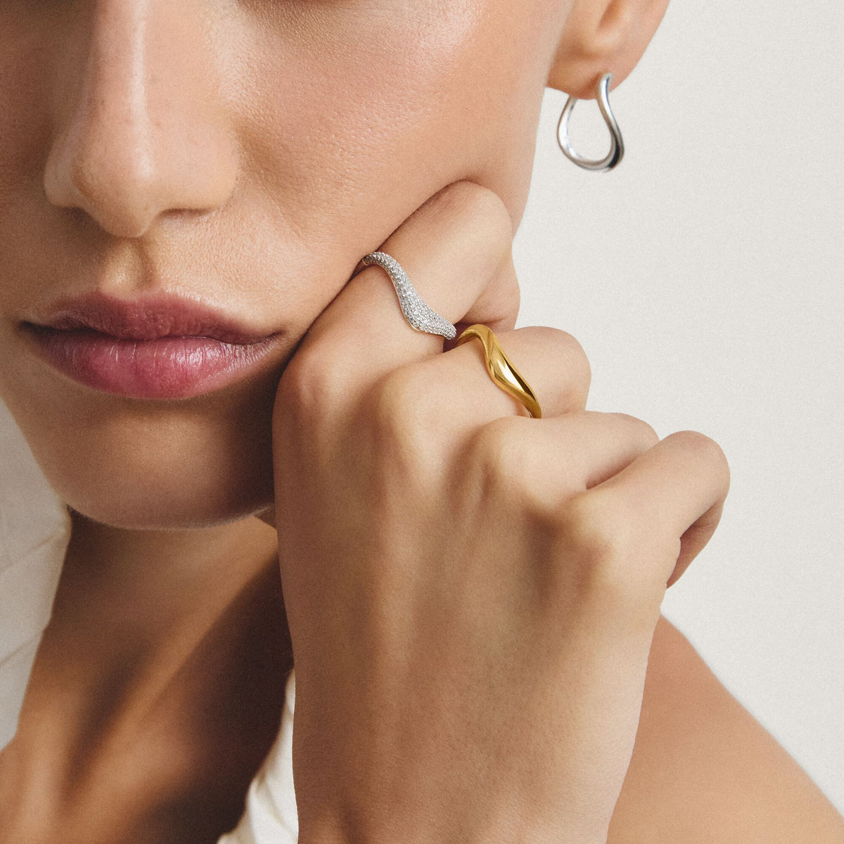 Thomas Sabo Ring with zirconia in wave shape TR2546-50