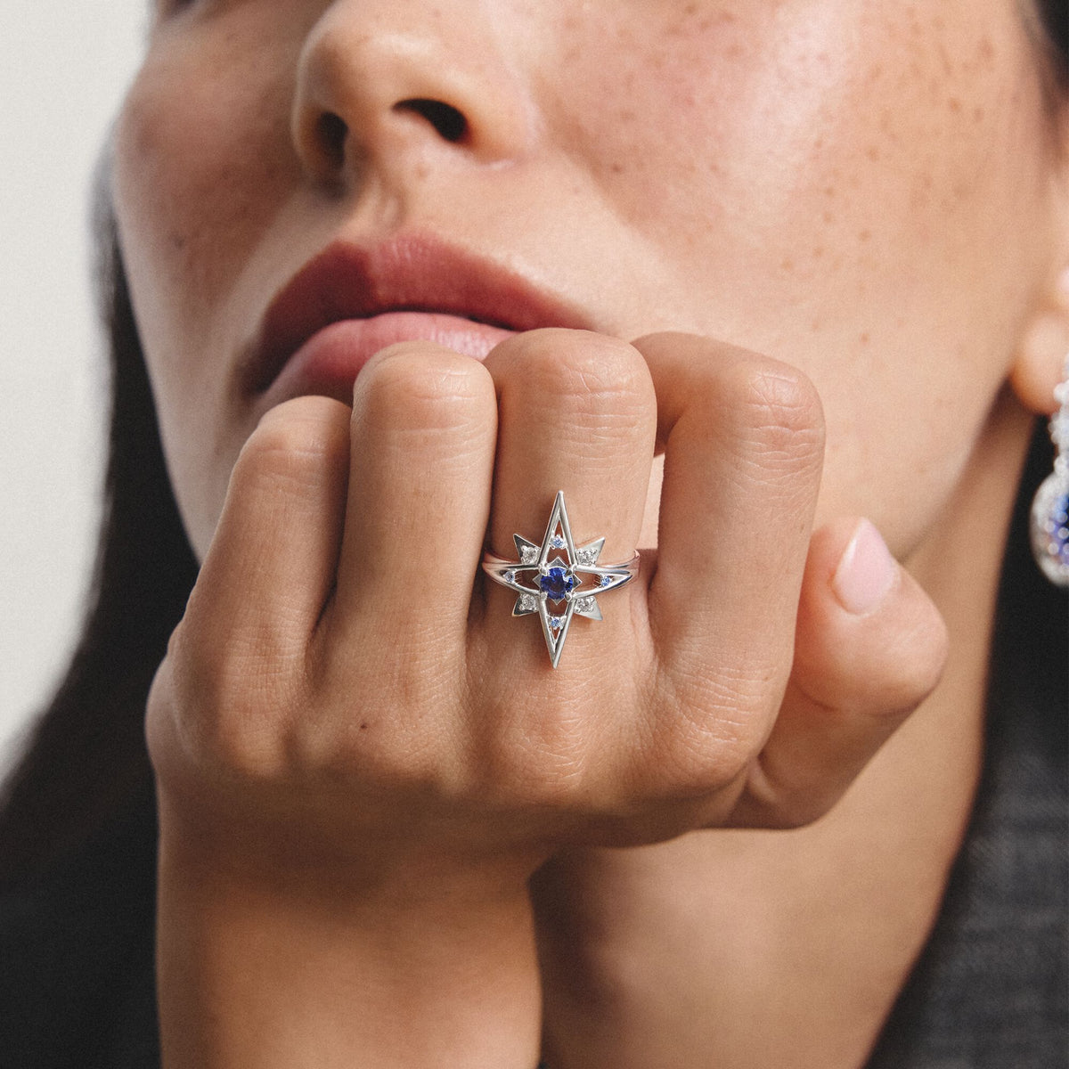 Thomas Sabo Ring star with blue stones TR2550U52 view 3