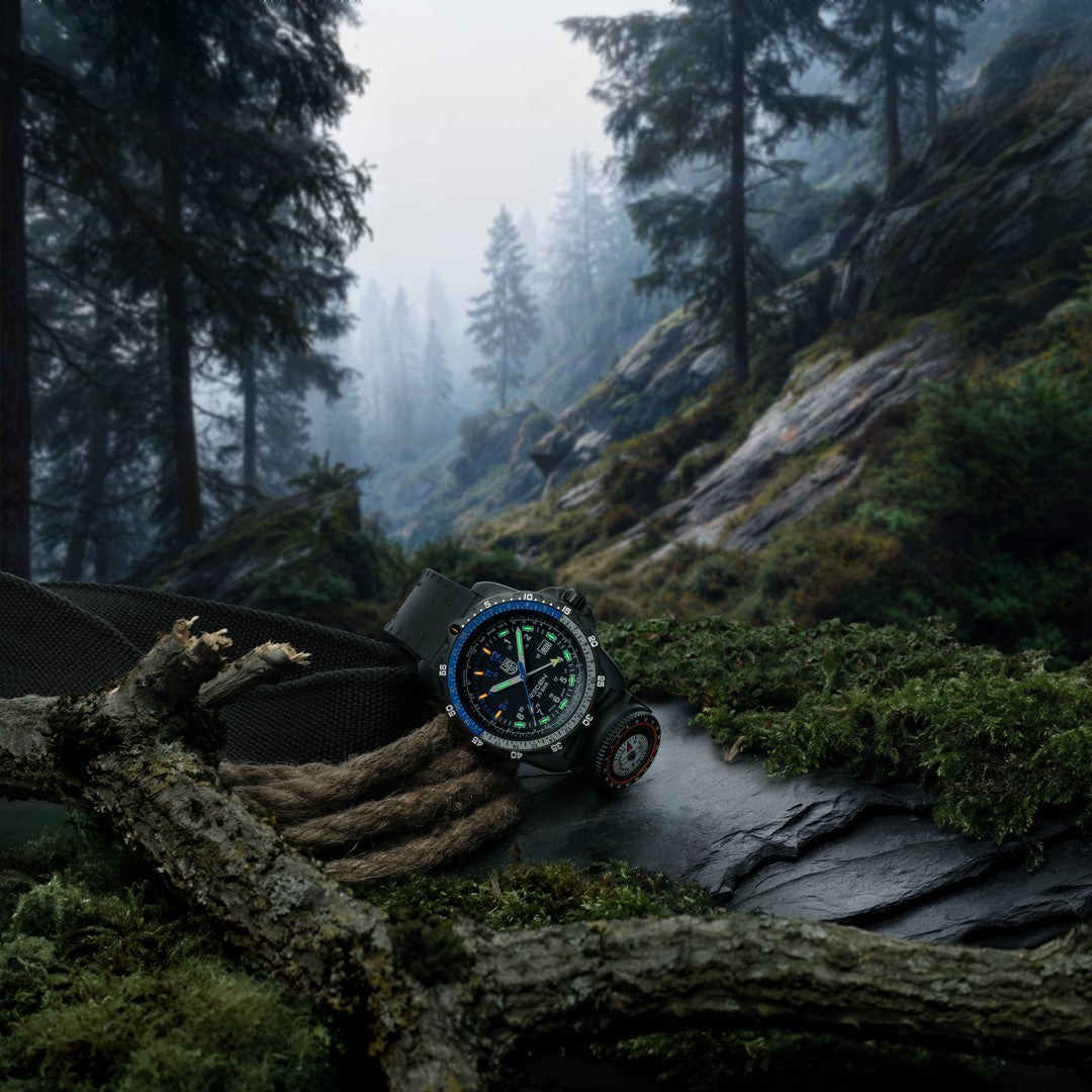 Luminox Recon Black Dial Rubber Strap Watch XL.8833