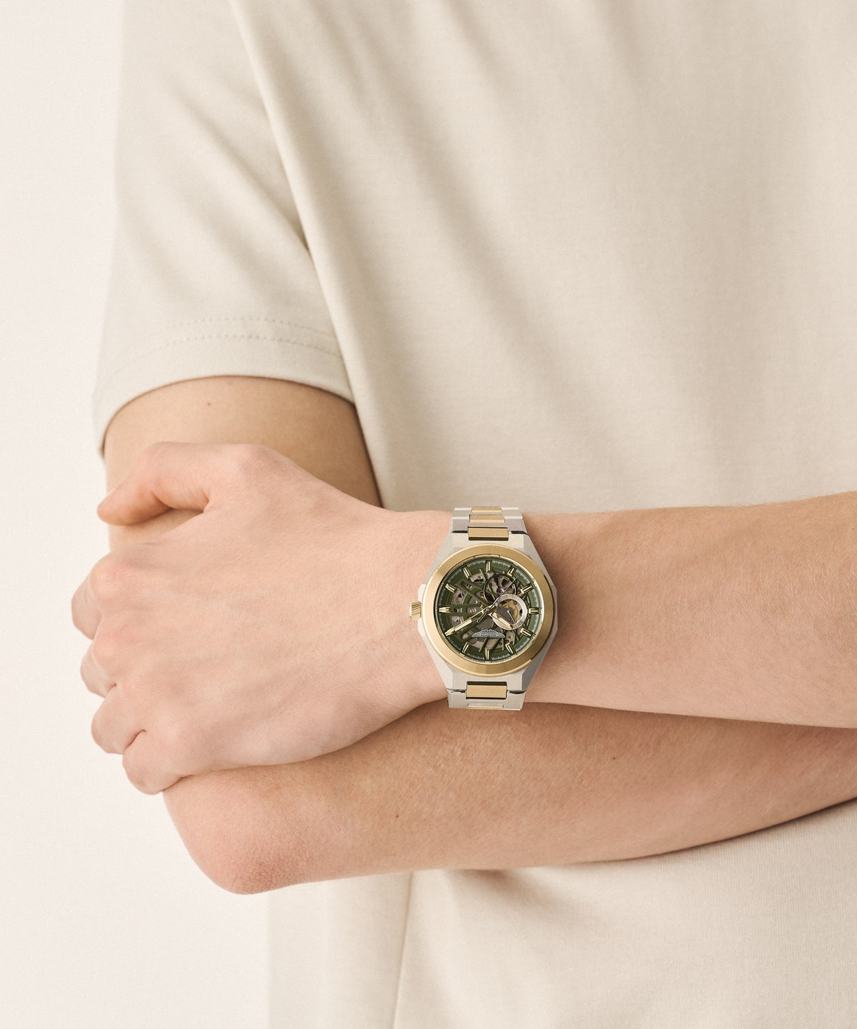 Aston Martin Thrill TKS MTRI3F605, on the wrist