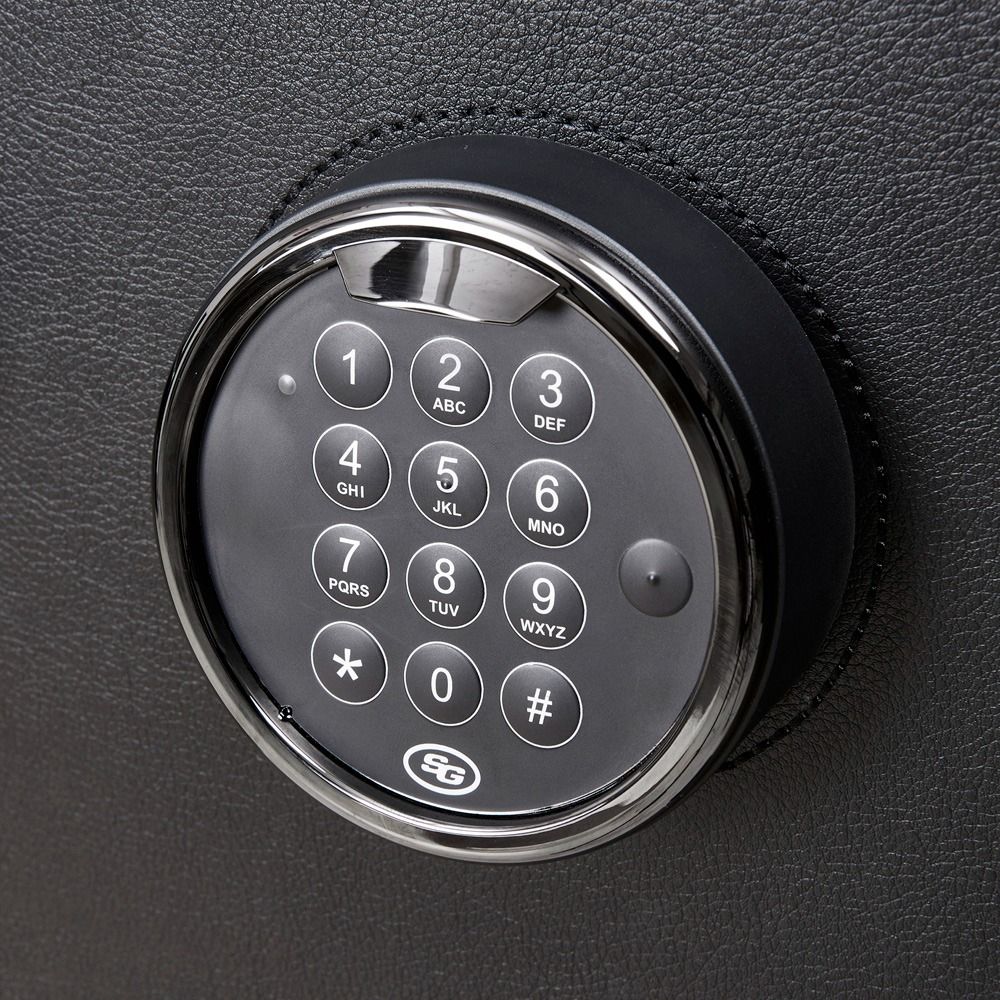 WOLF Athos Watch and Jewellery Safe in Black, close-up of the digital keypad